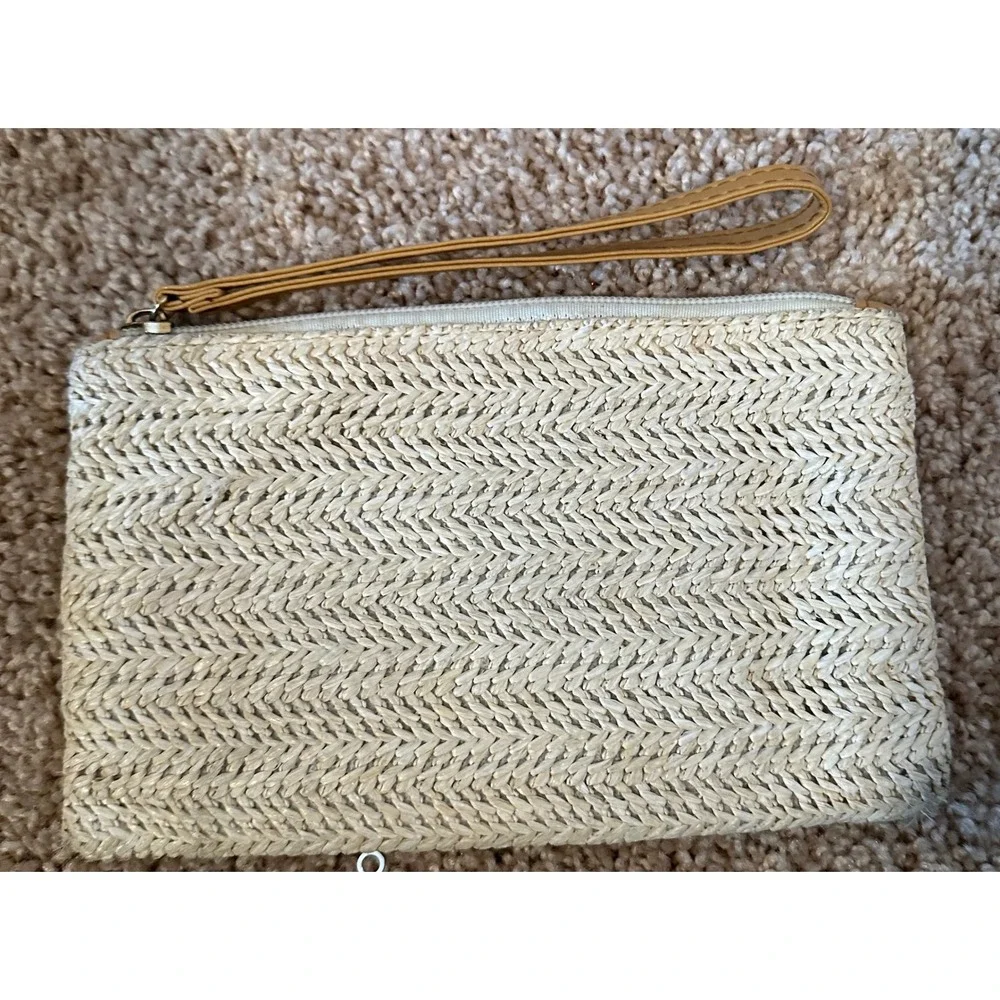 Lot of 4 Womens Wristlets Clutches Simply Vera‎ Vera Wang Woven Quilted Neutral